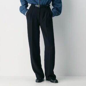 Aritzia Effortless Pant